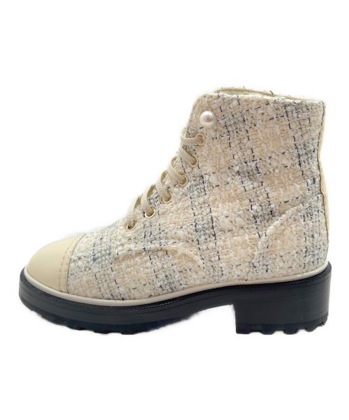 CHANEL（シャネル）CHANEL (シャネル) ココマークツイードショートブーツ ホワイト サイズ:36の古着・服飾アイテム