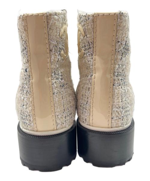 CHANEL（シャネル）CHANEL (シャネル) ココマークツイードショートブーツ ホワイト サイズ:36の古着・服飾アイテム