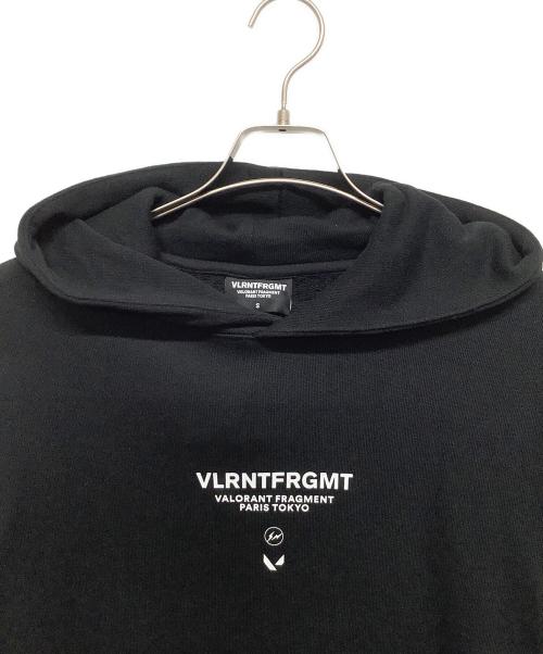 FRAGMENT DESIGN（フラグメントデザイン）FRAGMENT DESIGN (フラグメントデザイン) VLRNT // FRGMT フーディー ブラック サイズ:S 未使用品の古着・服飾アイテム