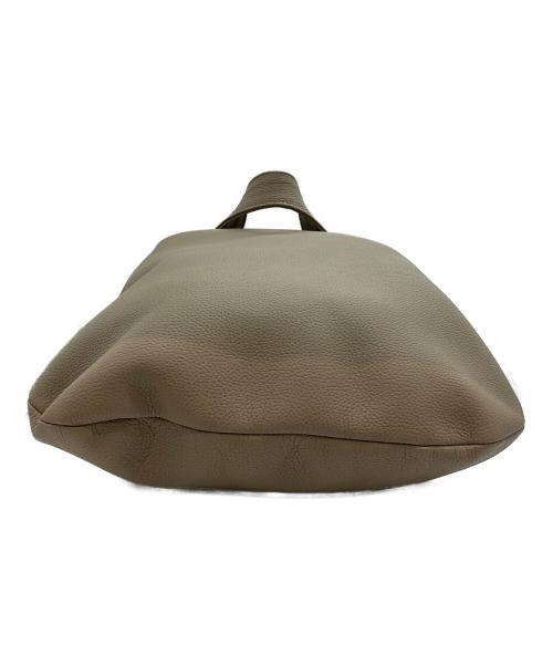 SLOW&CO（スロウアンドコー）SLOW&CO (スロウアンドコー) Shrink One Shoulder Bag ベージュの古着・服飾アイテム