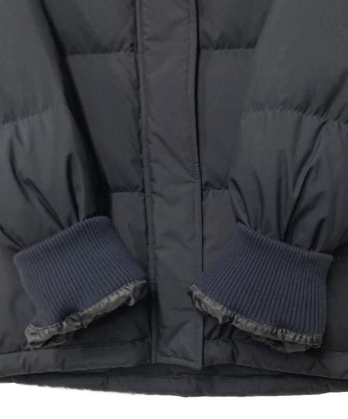 BLUE LABEL CRESTBRIDGE（ブルーレーベルクレストブリッジ）BLUE LABEL CRESTBRIDGE (ブルーレーベルクレストブリッジ) ハイマルチピーチタフタショートダウンコート ネイビー サイズ:36の古着・服飾アイテム