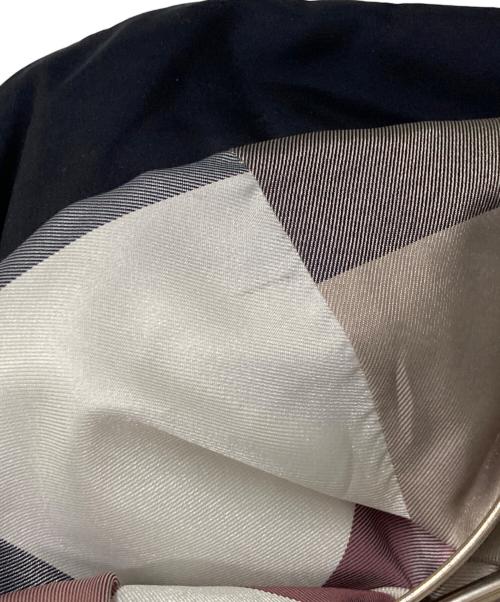 BLUE LABEL CRESTBRIDGE（ブルーレーベルクレストブリッジ）BLUE LABEL CRESTBRIDGE (ブルーレーベルクレストブリッジ) ハイマルチピーチタフタショートダウンコート ネイビー サイズ:36の古着・服飾アイテム