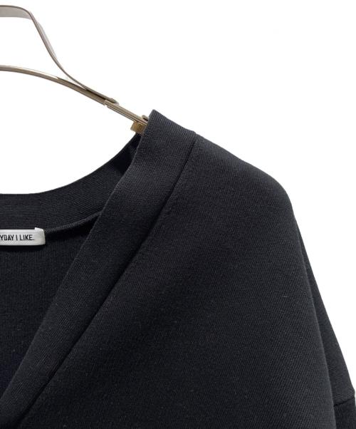 EVERYDAY I LIKE.（エヴリデイ アイ ライク）EVERYDAY I LIKE. (エヴリデイ アイ ライク) Sofia Vネック カーディガン ブラック サイズ:Free 未使用品の古着・服飾アイテム