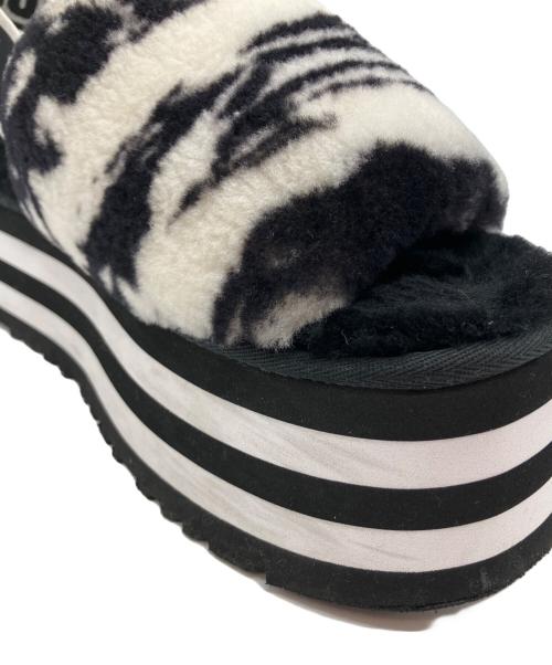 UGG（アグ）UGG (アグ) サンダル ブラック サイズ:25cmの古着・服飾アイテム