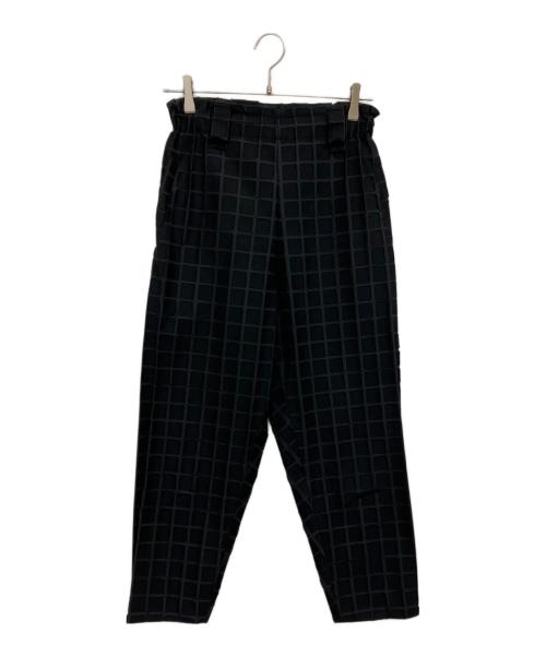 ISSEY MIYAKE（イッセイミヤケ）ISSEY MIYAKE (イッセイミヤケ) スクエアタイルパターンクロップドパンツ ブラック サイズ:1の古着・服飾アイテム