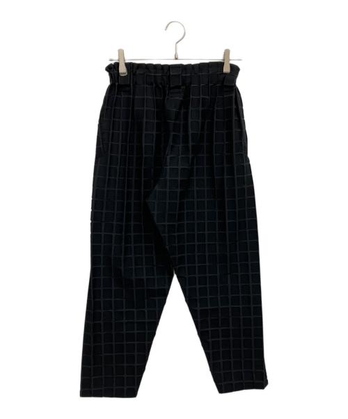 ISSEY MIYAKE（イッセイミヤケ）ISSEY MIYAKE (イッセイミヤケ) スクエアタイルパターンクロップドパンツ ブラック サイズ:1の古着・服飾アイテム