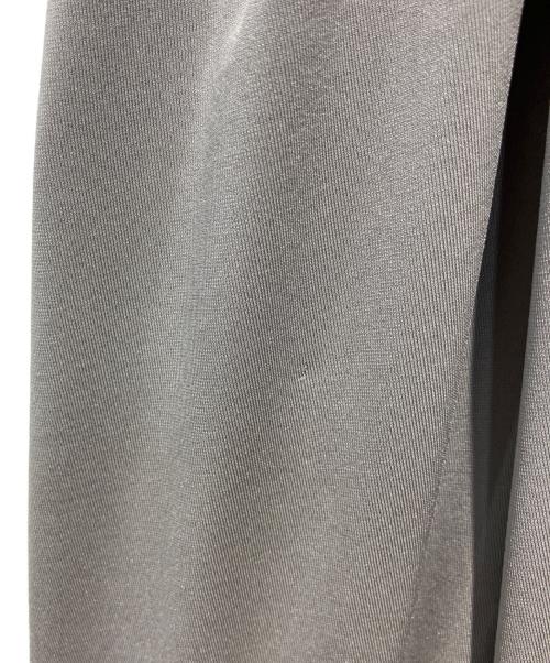 ISSEY MIYAKE（イッセイミヤケ）ISSEY MIYAKE (イッセイミヤケ) DRAPE JERSEY-46 DRESS グレー サイズ:2の古着・服飾アイテム