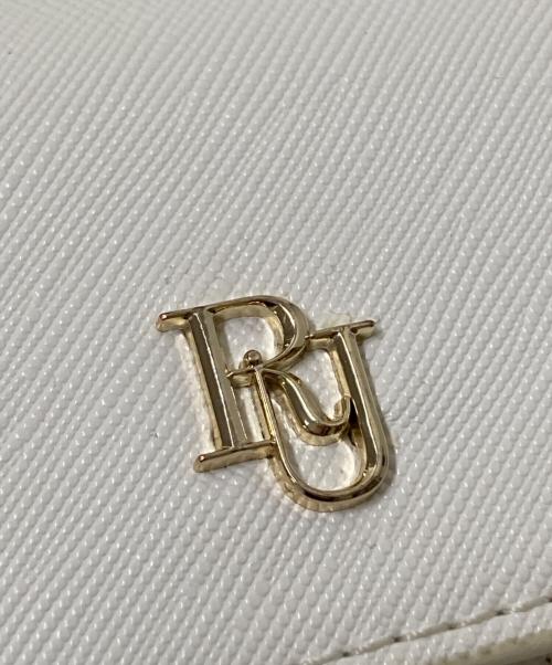 riu（リウ）riu (リウ) キルティングフォンバッグ ホワイト サイズ:下記参照の古着・服飾アイテム
