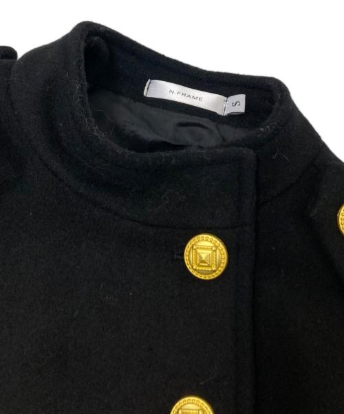 N.Frame（エヌ フレーム）N.Frame (エヌ フレーム) ゴールド釦クラシックケープコート ブラック サイズ:Sの古着・服飾アイテム