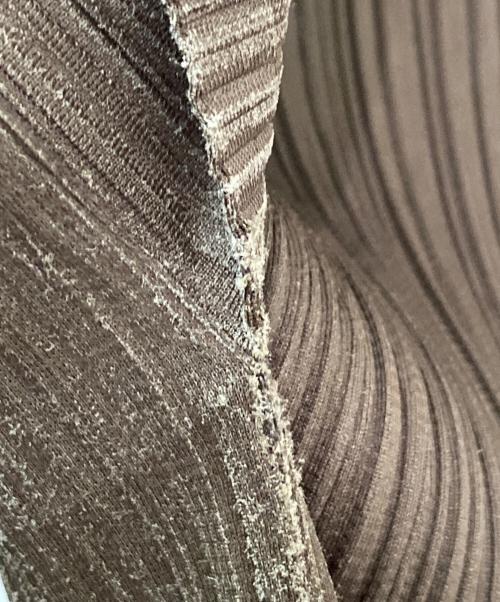 PLEATS PLEASE（プリーツプリーズ）PLEATS PLEASE (プリーツプリーズ) ハイネックカットソー オリーブ サイズ:3の古着・服飾アイテム