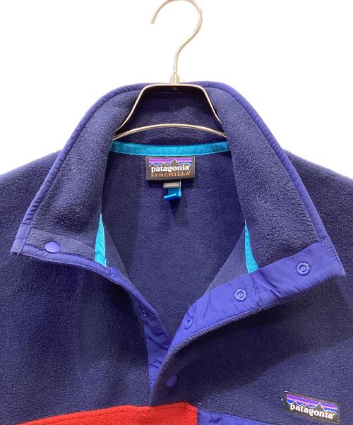 Patagonia（パタゴニア）Patagonia (パタゴニア) ライトウェイト シンチラスナップT ネイビー×レッド サイズ:XSの古着・服飾アイテム