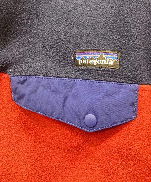 Patagonia（パタゴニア）Patagonia (パタゴニア) ライトウェイト シンチラスナップT ネイビー×レッド サイズ:XSの古着・服飾アイテム