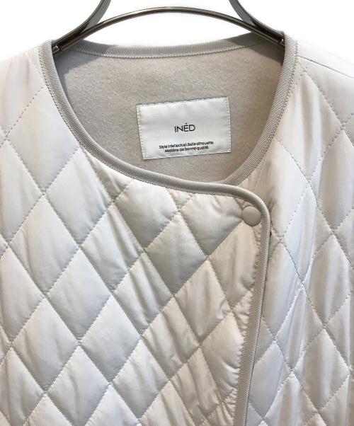 INED（イネド）INED (イネド) コンビキルティングコート アイボリー サイズ:Mの古着・服飾アイテム