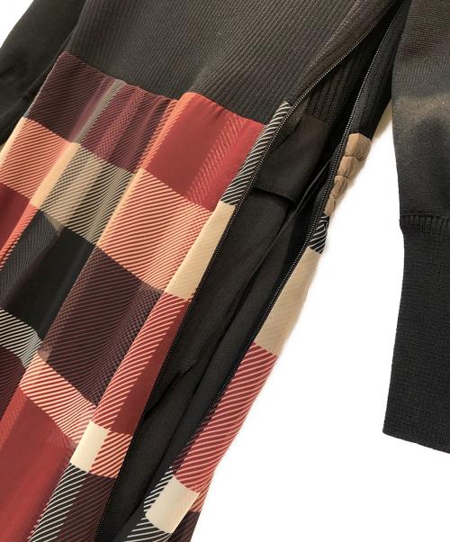 BLUE LABEL CRESTBRIDGE（ブルーレーベルクレストブリッジ）BLUE LABEL CRESTBRIDGE (ブルーレーベルクレストブリッジ) シフォンコンビドレス ブラック×レッド サイズ:38の古着・服飾アイテム