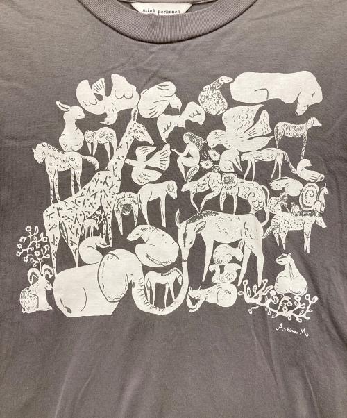 mina perhonen（ミナ ペルホネン）mina perhonen (ミナ ペルホネン) life puzzle フロントプリントTシャツ グレー サイズ:Sの古着・服飾アイテム