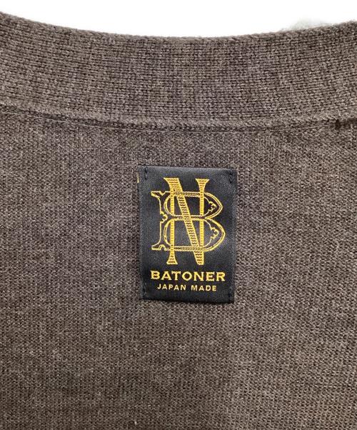 BATONER（バトナ―）BATONER (バトナ―) ELBOW PATCH V-NECK CARDIGAN ブラウン サイズ:2の古着・服飾アイテム