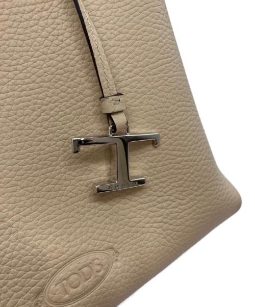 TOD'S（トッズ）TOD'S (トッズ) Tタイムレス ミニ　XBWAPAA9100QNK ベージュ サイズ:-の古着・服飾アイテム