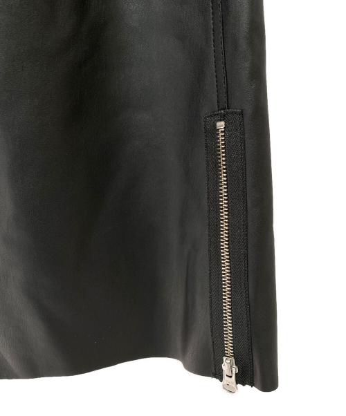 MM6 Maison Margiela（エムエムシックスメゾンマルジェラ）MM6 Maison Margiela (エムエムシックスメゾンマルジェラ) ジップディテールエコレザーショートパンツ ブラック サイズ:12　キッズ 未使用品の古着・服飾アイテム