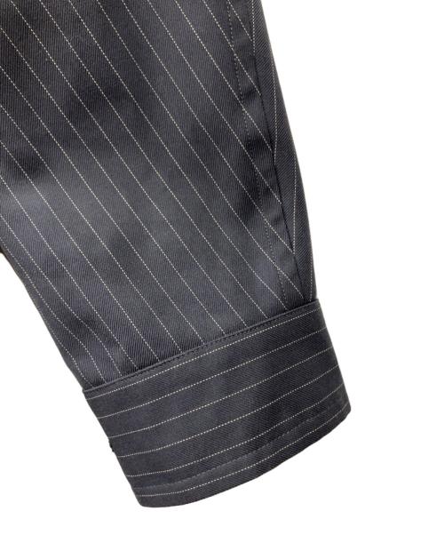 UNTITLED（アンタイトル）UNTITLED (アンタイトル) ピンストオフショルトレンチコート グレー サイズ:2 未使用品の古着・服飾アイテム