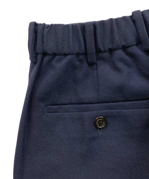MARKAWARE（マーカウェア）MARKAWARE (マーカウェア) FRONT PLEATS PEGTOP TROUSERS ORGANIC WOOL SURVIVAL CLOTH ネイビー サイズ:1の古着・服飾アイテム