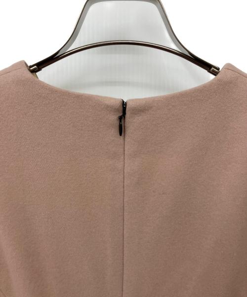 YOKO CHAN（ヨーコチャン）YOKO CHAN (ヨーコチャン) V-neck Gathered Dress ベージュ サイズ:36の古着・服飾アイテム