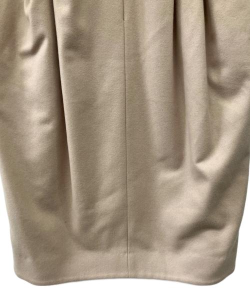 YOKO CHAN（ヨーコチャン）YOKO CHAN (ヨーコチャン) V-neck Gathered Dress ベージュ サイズ:36の古着・服飾アイテム