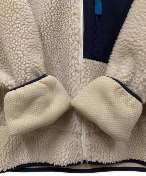 Patagonia（パタゴニア）Patagonia (パタゴニア) CLASSIC RETRO-X JACKET アイボリー サイズ:SIZE XSの古着・服飾アイテム
