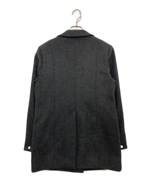 A + TOKYO（エープラス トウキョウ）A + TOKYO (エープラス トウキョウ) テクニカルレイヤードジャケットショートコート　252654001 チャコールグレー サイズ:2の古着・服飾アイテム