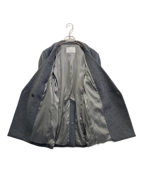 A + TOKYO（エープラス トウキョウ）A + TOKYO (エープラス トウキョウ) テクニカルレイヤードジャケットショートコート　252654001 チャコールグレー サイズ:2の古着・服飾アイテム