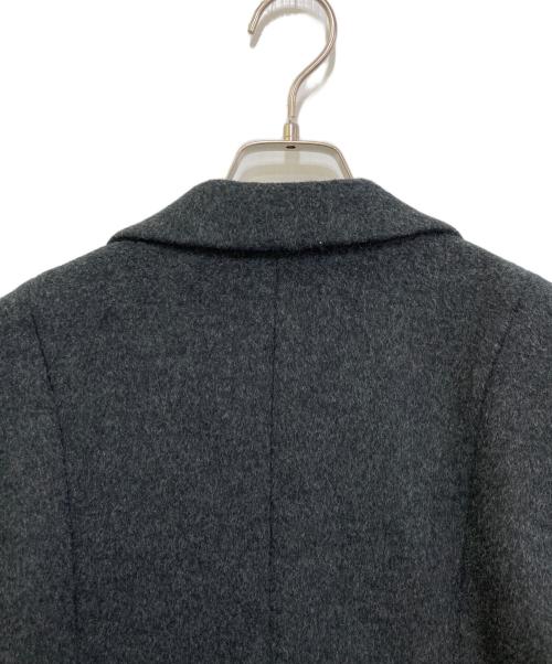 A + TOKYO（エープラス トウキョウ）A + TOKYO (エープラス トウキョウ) テクニカルレイヤードジャケットショートコート　252654001 チャコールグレー サイズ:2の古着・服飾アイテム