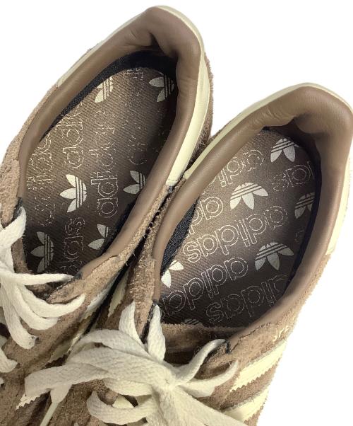 adidas（アディダス）adidas (アディダス) スニーカー ブラウン サイズ:22cmの古着・服飾アイテム