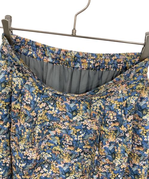 kurashi&trips publishing（クラシアンドトリップス パブリッシング）kurashi&trips publishing (クラシアンドトリップス パブリッシング) 「こころ躍る柄をまとって」リバティプリントのロングスカート ブルー サイズ:Mの古着・服飾アイテム
