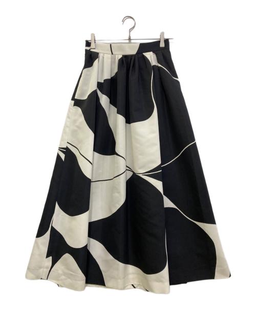 M・Fil（エムフィル）M・Fil (エムフィル) EFFE BEAMS (エッフェ ビームス) リーフタッチ プリント ロング スカート　242-12294 ブラック×ホワイト サイズ:38の古着・服飾アイテム