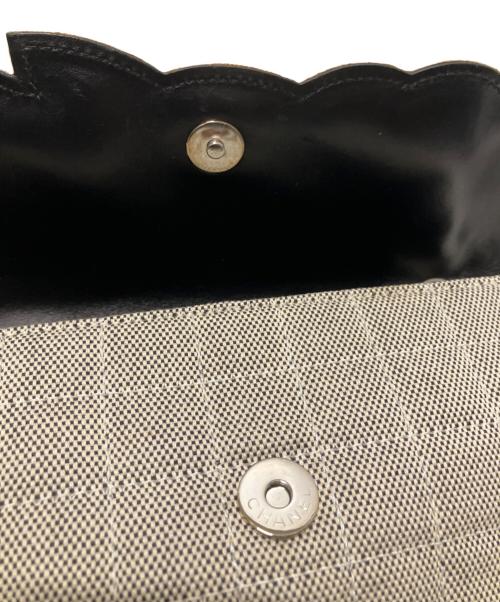 CHANEL（シャネル）CHANEL (シャネル) No.5 カメリア　ワンショルダーバッグ ライトグレーの古着・服飾アイテム