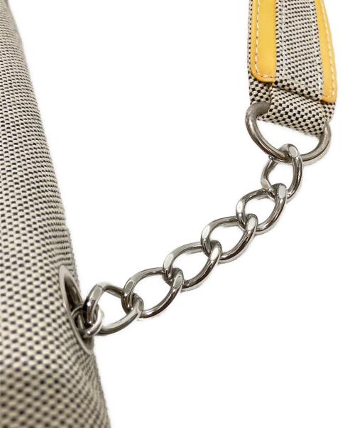 CHANEL（シャネル）CHANEL (シャネル) No.5 カメリア　ワンショルダーバッグ ライトグレーの古着・服飾アイテム