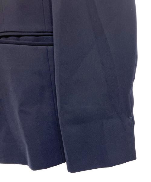 BARNEYS NEWYORK（バーニーズ・ニューヨーク）BARNEYS NEWYORK (バーニーズ・ニューヨーク) スムースサテン ノーカラージャケット ネイビー サイズ:40の古着・服飾アイテム