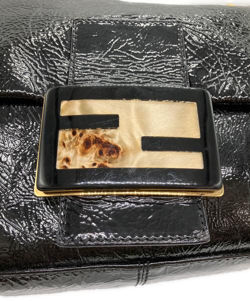 FENDI（フェンディ）FENDI (フェンディ) ビッグマンマバケット パテントショルダーバッグ ブラックの古着・服飾アイテム
