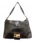 FENDI（フェンディ）の古着「ビッグマンマバケット パテントショルダーバッグ」｜ブラック