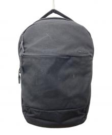 Incase（インケース）の古着「バックパック」｜ブラック