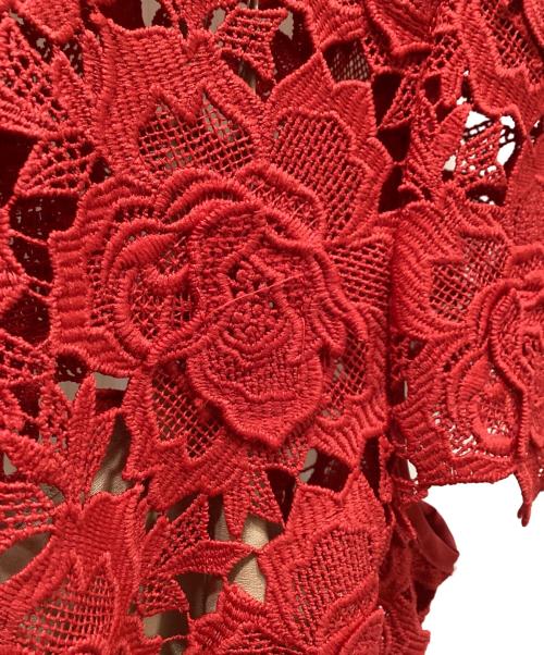 SELF PORTRAIT（セルフ ポートレイト）SELF PORTRAIT (セルフ ポートレイト) フラワーレースミディドレス レッド サイズ:UK10の古着・服飾アイテム