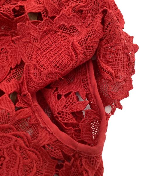 SELF PORTRAIT（セルフ ポートレイト）SELF PORTRAIT (セルフ ポートレイト) フラワーレースミディドレス レッド サイズ:UK10の古着・服飾アイテム