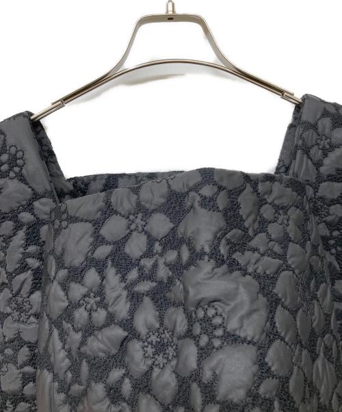 COMME des GARCONS（コムデギャルソン）COMME des GARCONS (コムデギャルソン) フラワーキルティング変形ジャケット ブラック サイズ:Ｍの古着・服飾アイテム