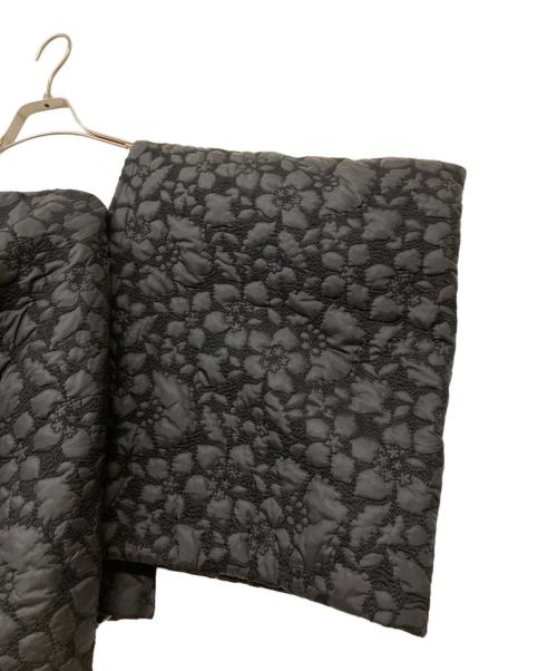 COMME des GARCONS（コムデギャルソン）COMME des GARCONS (コムデギャルソン) フラワーキルティング変形ジャケット ブラック サイズ:Ｍの古着・服飾アイテム