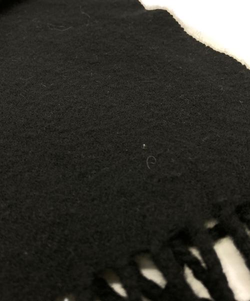 maison kitsune（メゾンキツネ）maison kitsune (メゾンキツネ) SMALL FOX HEAD WOOL SCARF ブラックの古着・服飾アイテム