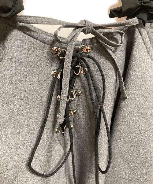 MAISON SPECIAL（メゾンスペシャル）MAISON SPECIAL (メゾンスペシャル) Flower Strap 2way Tops グレー サイズ:FREEの古着・服飾アイテム