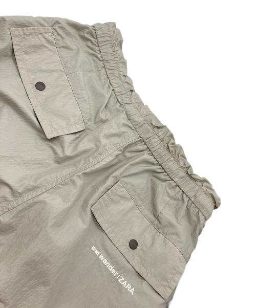 and wander（アンドワンダー）and wander (アンドワンダー) ZARA (ザラ) ナイロンパンツ カーキ サイズ:XSの古着・服飾アイテム