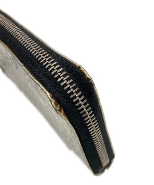 MM6 Maison Margiela（エムエムシックスメゾンマルジェラ）MM6 Maison Margiela (エムエムシックスメゾンマルジェラ) メタリックロングウォレットの古着・服飾アイテム