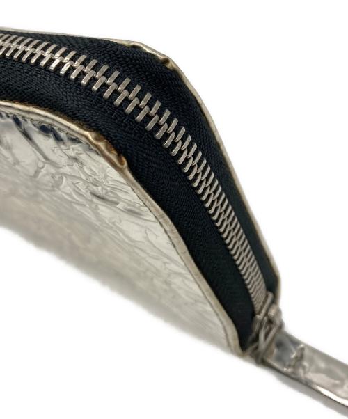 MM6 Maison Margiela（エムエムシックスメゾンマルジェラ）MM6 Maison Margiela (エムエムシックスメゾンマルジェラ) メタリックロングウォレットの古着・服飾アイテム