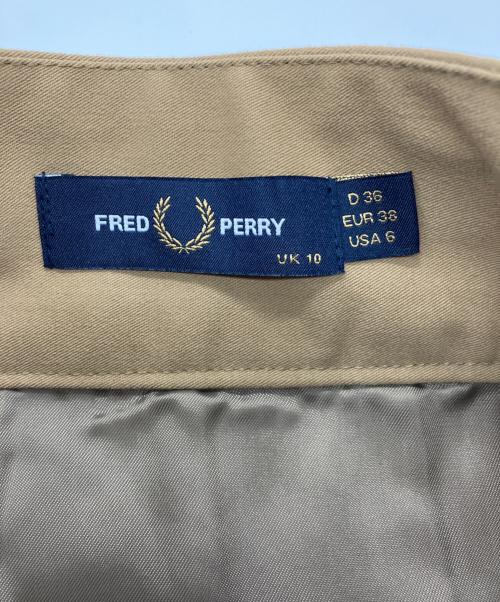 FRED PERRY（フレッドペリー）FRED PERRY (フレッドペリー) BEAMS (ビームス) 別注Tennis Pleats Skirt カーキ サイズ:UK10の古着・服飾アイテム