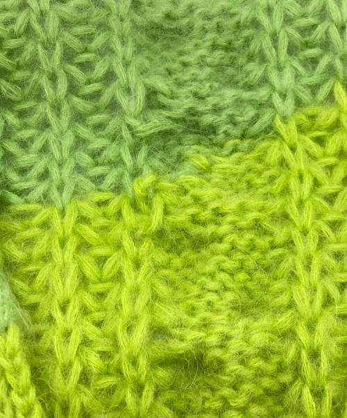 ALEXANDER McQUEEN（アレキサンダーマックイーン）ALEXANDER McQUEEN (アレキサンダーマックイーン) モヘア混ニットカーディガン 黄緑 サイズ:XSの古着・服飾アイテム